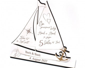 Hölzerne Hochzeit Deko Holzhochzeit Hochzeitstag 5 Jahre Jubiläum personalisiert Holz Aufsteller Schiff 18x20 - Geschenk Jahrestag maritim