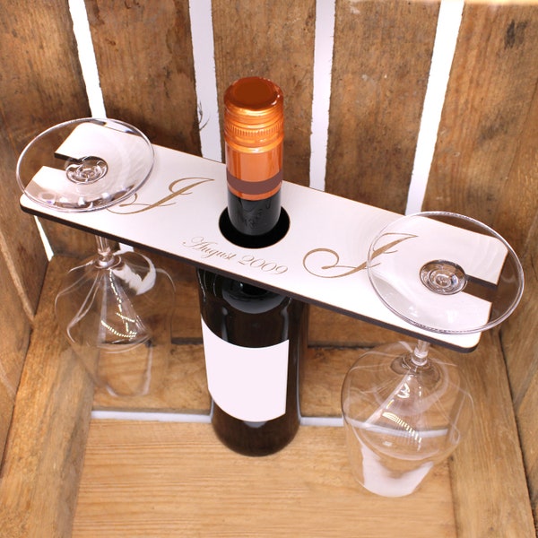 Wine Glass Holder Engraved Initials + Date • Wine Butler Hanger for 2 Wine Glasses • 28 x 8 cm • Gift Wedding Love Anniversary