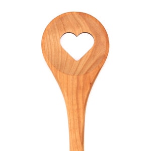 Kochlöffel Herz - personalisiert mit Name oder Wunschtext - Holzkochlöffel Holzlöffel Kirschholz graviert - Geschenkidee Kochen Löffel