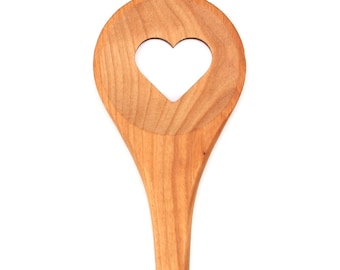 Houten lepel hart - gepersonaliseerd met naam of gewenste tekst - houten kooklepel houten lepel kersenhout gegraveerd - cadeau idee kooklepel
