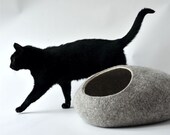 Pets bed Cat bed - cat cave - cat house - eco-friendly handmade felted wool cat bed - eco friendly wool - cat cave - grey white