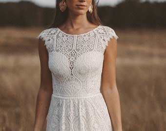 Lace wedding dress with open back - PEPPER by Light and Lace