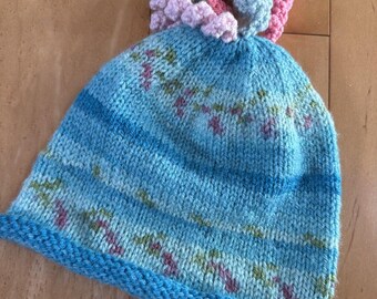 GORRO AGUAMARINA TEJIDO A MANO