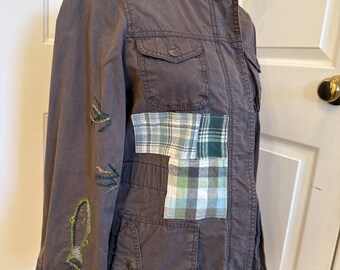 CHAQUETA DE PATCHWORK CON PECES Chaqueta de algodón reciclado Old Navy Talla S Bordado de peces