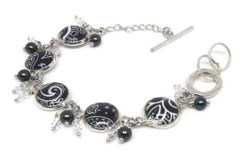 Black and White Paisley Bracelet with Pearls and Crystals image 3