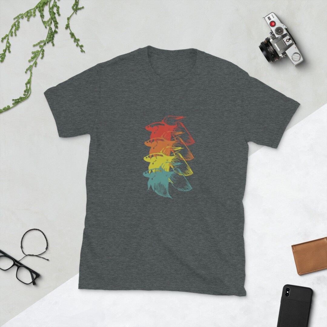 Beautiful Betta Fish Fighting Siamese Halfmoon Retro Vintage Style Tee ...