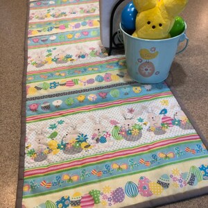 Table Runner - Easter bunnies and eggs
