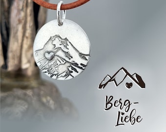 Bergliebe Kette silber, Geschenk für Bergliebhaber, Das Herz schlägt in den Bergen, Anhänger mit Bergen und Herz, 925 Silber 22K Gold