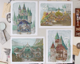 Peut inclure: Quatre illustrations à l'aquarelle de différents bâtiments, chacun avec une vue en coupe montrant l'intérieur. Les bâtiments sont tous dans un style similaire, avec une palette de couleurs verte et brune. Les illustrations sont imprimées sur du papier blanc et encadrées d'un passe-partout blanc.