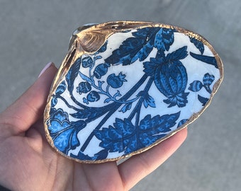 Medium Clam Shell Decoupaged Jewelry Tray/ Jewelry Dish