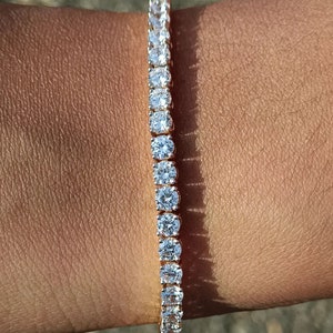 Zierliches Diamant-Tennis-Armband aus 585er Gelbgold / Diamant-Tennis-Armband für den täglichen Gebrauch / Rundes Diamant-Tennis-Armband / Geschenk zum Valentinstag