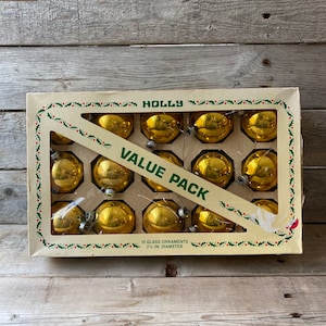 15 Gold Holly Ornaments