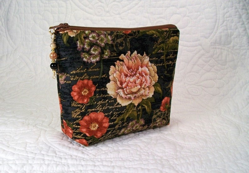 Small Makeup Bag With a 7 Zipper Top, Beaded Cosmetic Bag, Beaded ...