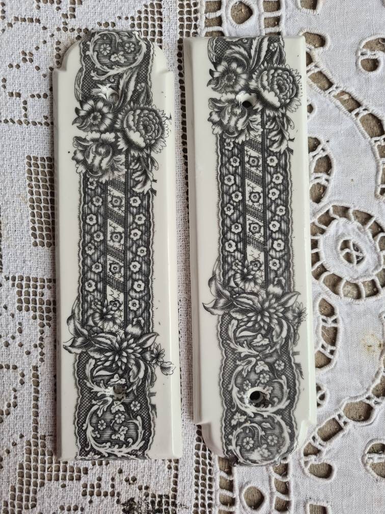 Plaque de Porte Porcelaine, Grisaille