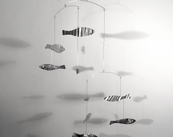 モダンな吊り下げ式魚のアート彫刻、ブルーフィッシュのモビール、子供