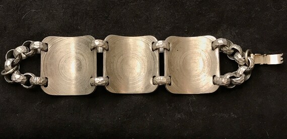 Vintage 40s Stamped and Hammered Aluminum  Bracel… - image 8