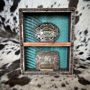 Vertical 2 count Belt Buckle display, case.  TURQUOISE