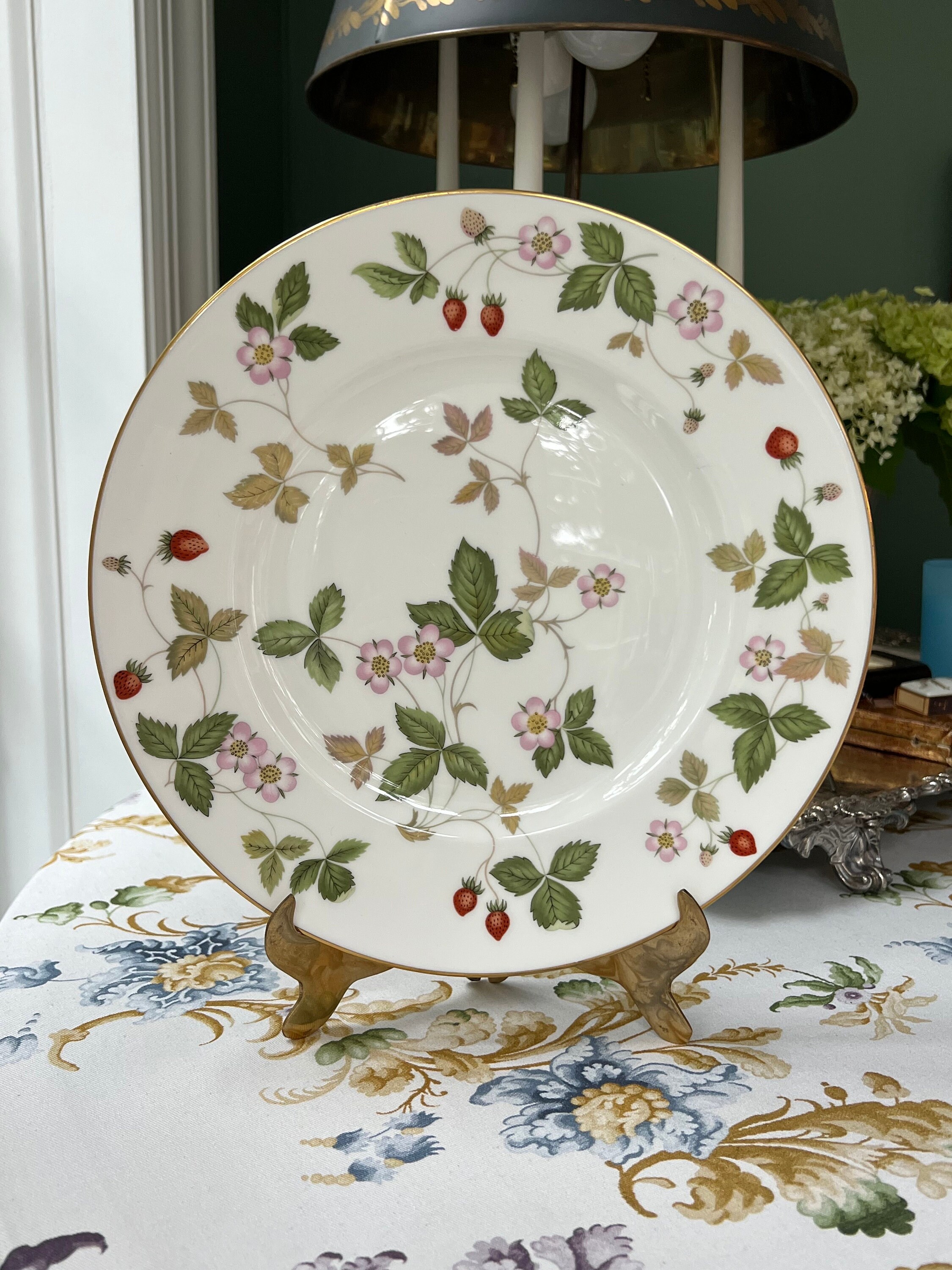 Wedgwood Wild Strawberry Dinner Plate // Summer Decor