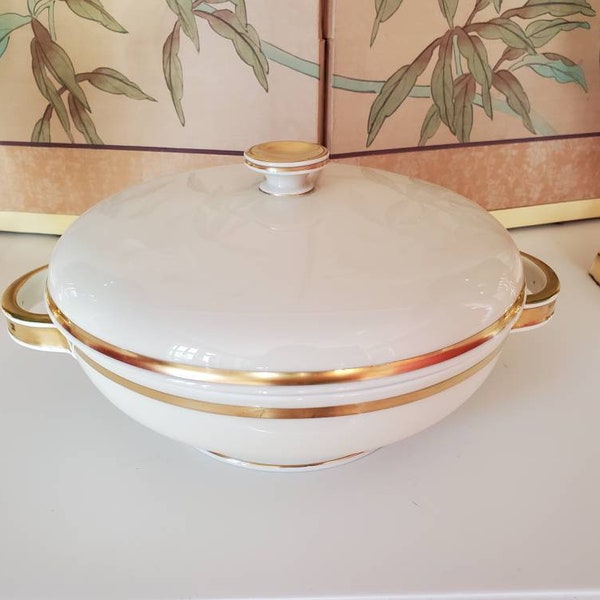 Rosenthal Winifred shape covered vegetable server // gold band / trim // round vegetable server // cream ground with gold accents
