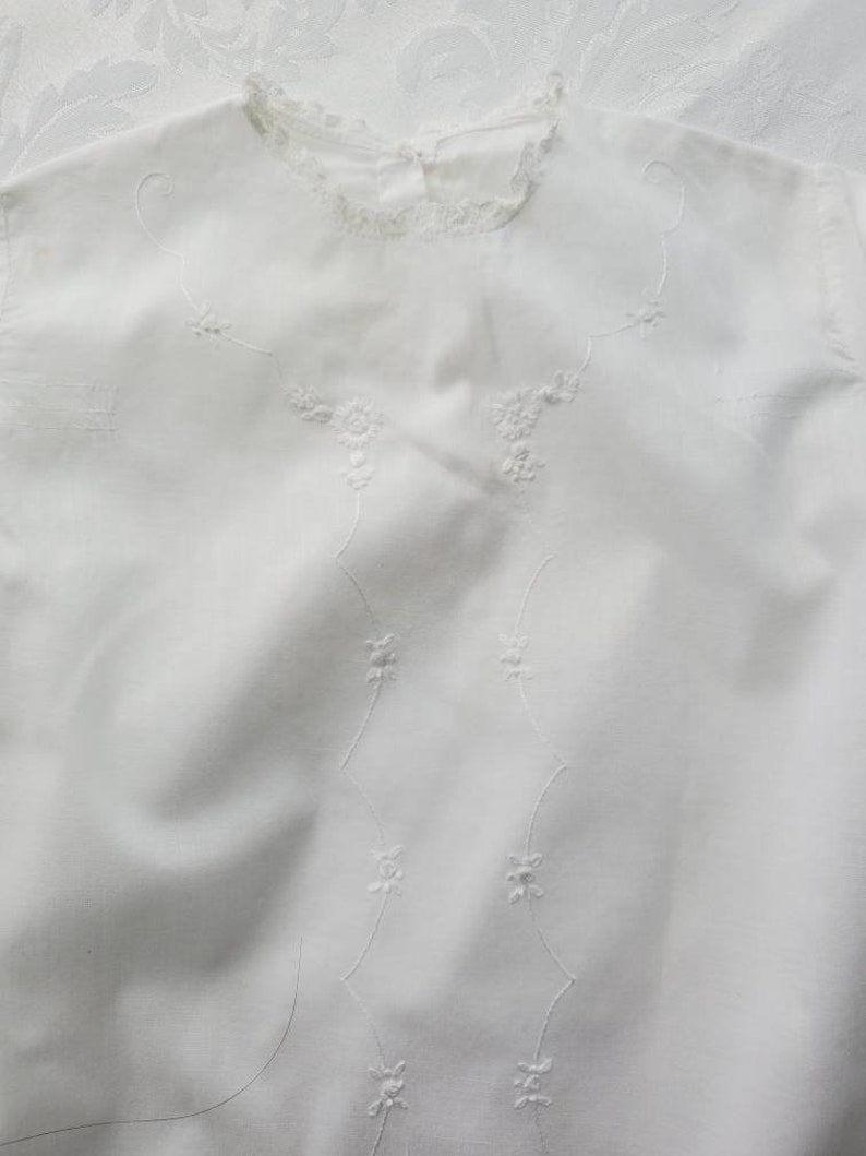 Vintage hand made baby dress 1950s 0 to 6 months hand smocked and embroidered summer baby dress lace trim scallop hem