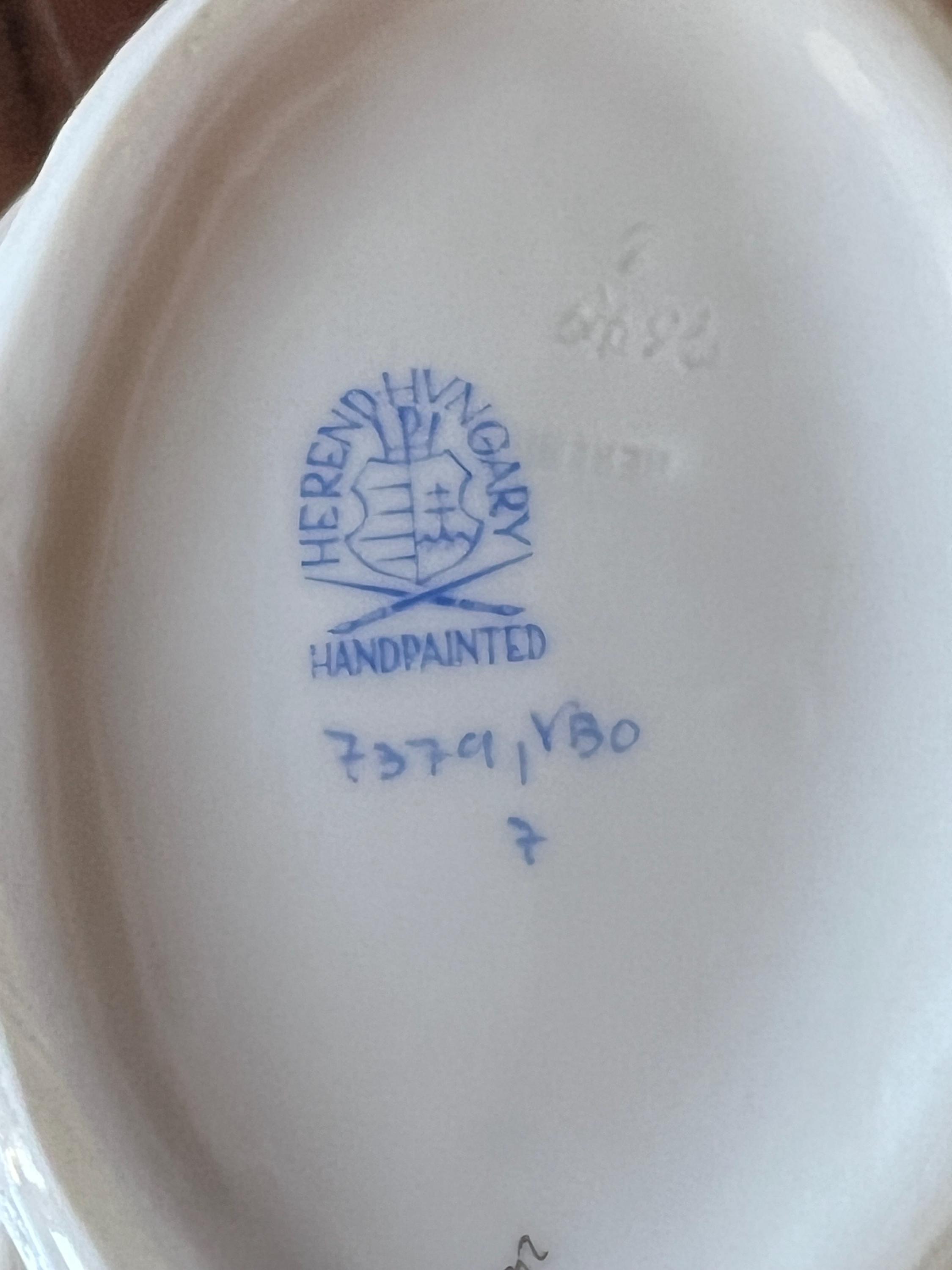 Herend Handgemalt 陶磁器 Herend Queen Victoria Open Work Oval Basket With Applied Flowers