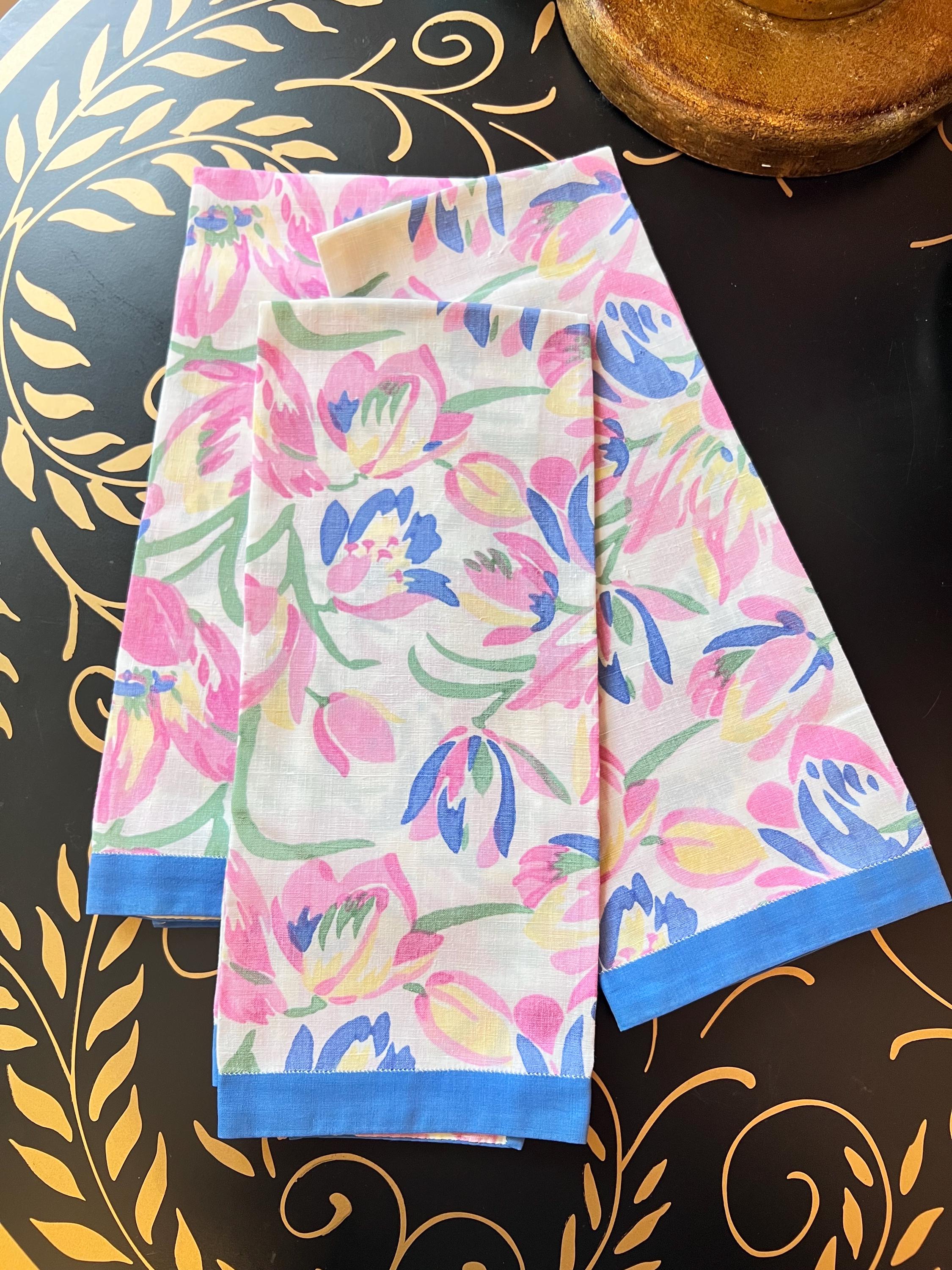 D.Porthaultディ.ポルトー青と白の花柄 フリル付きクッション大小2個 D. PORTHAULT FLEURS ET PAPILLONS BLUE TOWELS – Gramercy