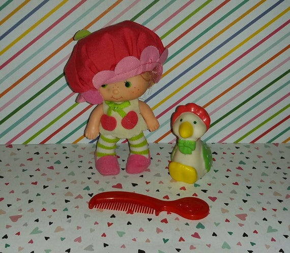strawberry shortcake figures 1980s