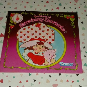 Vintage 1980's Strawberry Shortcake Kenner Doll Complete Booklet image 1
