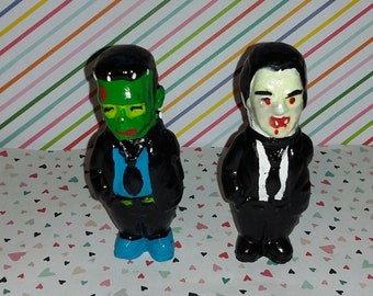 Universal Monsters Garage Kit Frankenstein and Dracula Figures