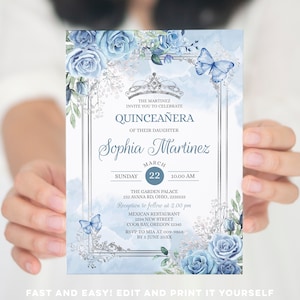 Invito modificabile per la principessa messicana Dusty Blue Quinceañera, invito Dusty Blue Butterfly dolce per il 16° compleanno con corona d'argento glitterata, S396