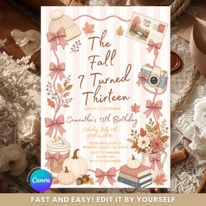 Puede incluir: Una tarjeta de invitación de cumpleaños con fondo de rayas rosa claro que presenta ilustraciones de un gorro de punto, postal, cámara, taza de café, calabazas, libros y flores, decorada con lazos rosas y hojas de otoño, con el texto The Fall I Turned Thirteen.