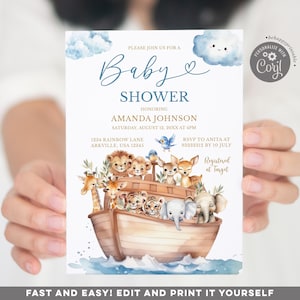 Könnte beinhalten: Eine blaue und weiße Babyparty-Einladung mit einer Aquarell-Illustration der Arche Noah, die mit Tieren gefüllt ist. Der Text lautet: "Bitte schließen Sie sich uns zu einer Babyparty zu Ehren von Amanda Johnson am Samstag, den 12. August 20XX um 16:00 Uhr an 1234 Rainbow Lane Arkville, USA 12345 RSVP an Anita unter 93232312 bis zum 10. Juli Registriert bei Target"