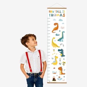 Grafico dell'altezza a tema dinosauro con cornice sospesa - Grafico di crescita personalizzato di Dino Fan Boy Girl - Camera da letto per bambini Nursery Playroom Decor Wall Art