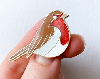 Robin enamel pin badge, bird badge, cute enamel pin - A lovely pin thats makes a great gift or a treat for yourself