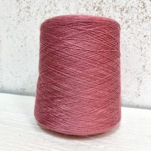Große Garnrolle, Rosa Tencel-Garn zum Stricken, Natürliches Garn zum Häkeln, Weiches veganes Garn für Deckchen, Bikinigarn für Kleidung, Geschenkgarn