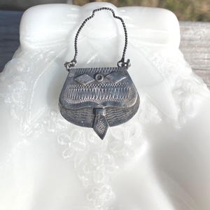 Bolso colgante vintage de plata 900 grabado a mano del diseñador COLOMB