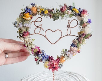 Décoration de gâteau coeur fleurs séchées fleurs sauvages initiales | Décoration de gâteau de mariage personnalisée