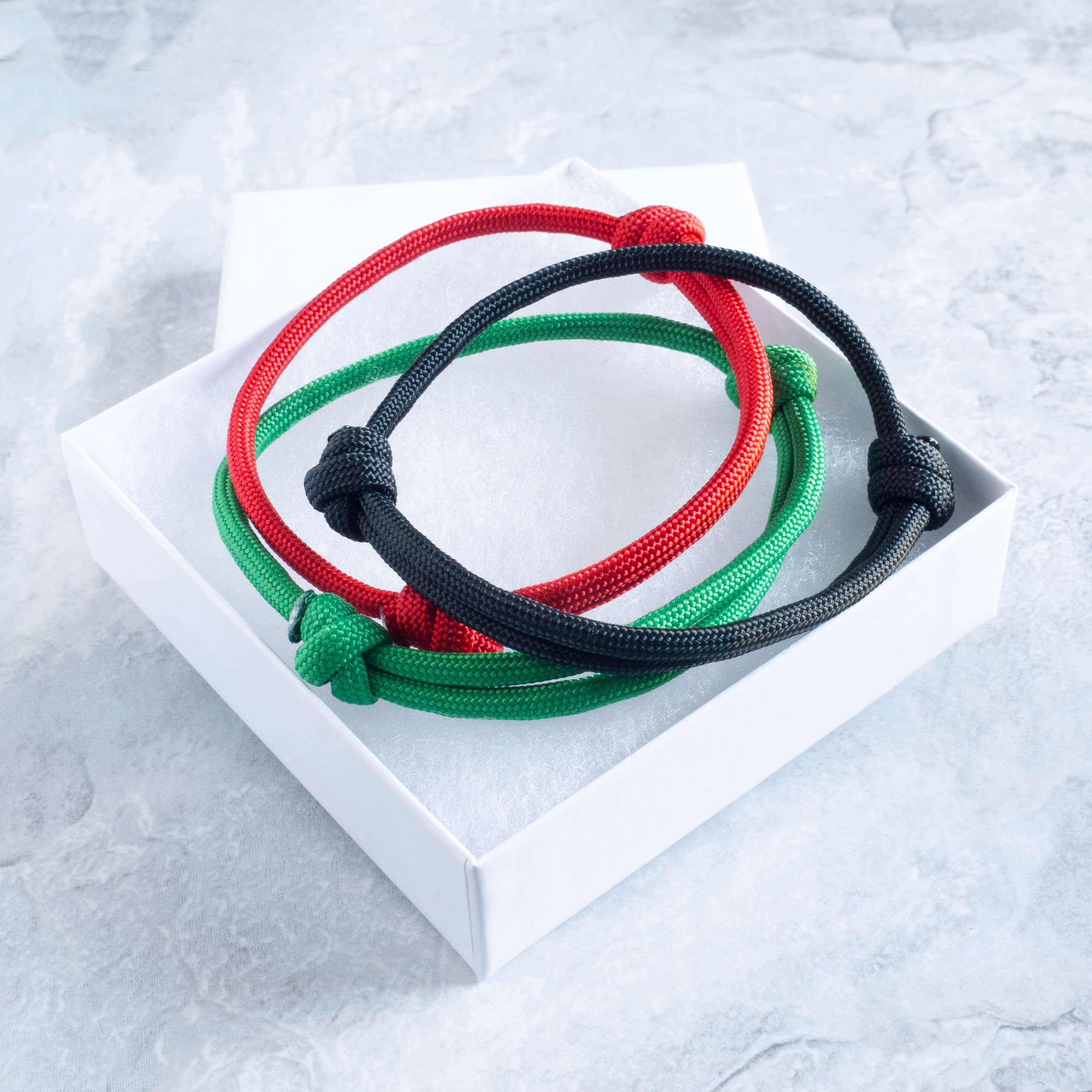 Adjustable Paracord Bracelet Set: 30 Colors, XS-XL, Surfer Style, Water Safe