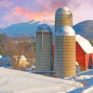 Vermont scenic, E. Warren round barn, farm scenic, Green Mountains, VT. winter scenic, for nature lovers  Title: &quot;Gateway to the Green Mts.&quot;