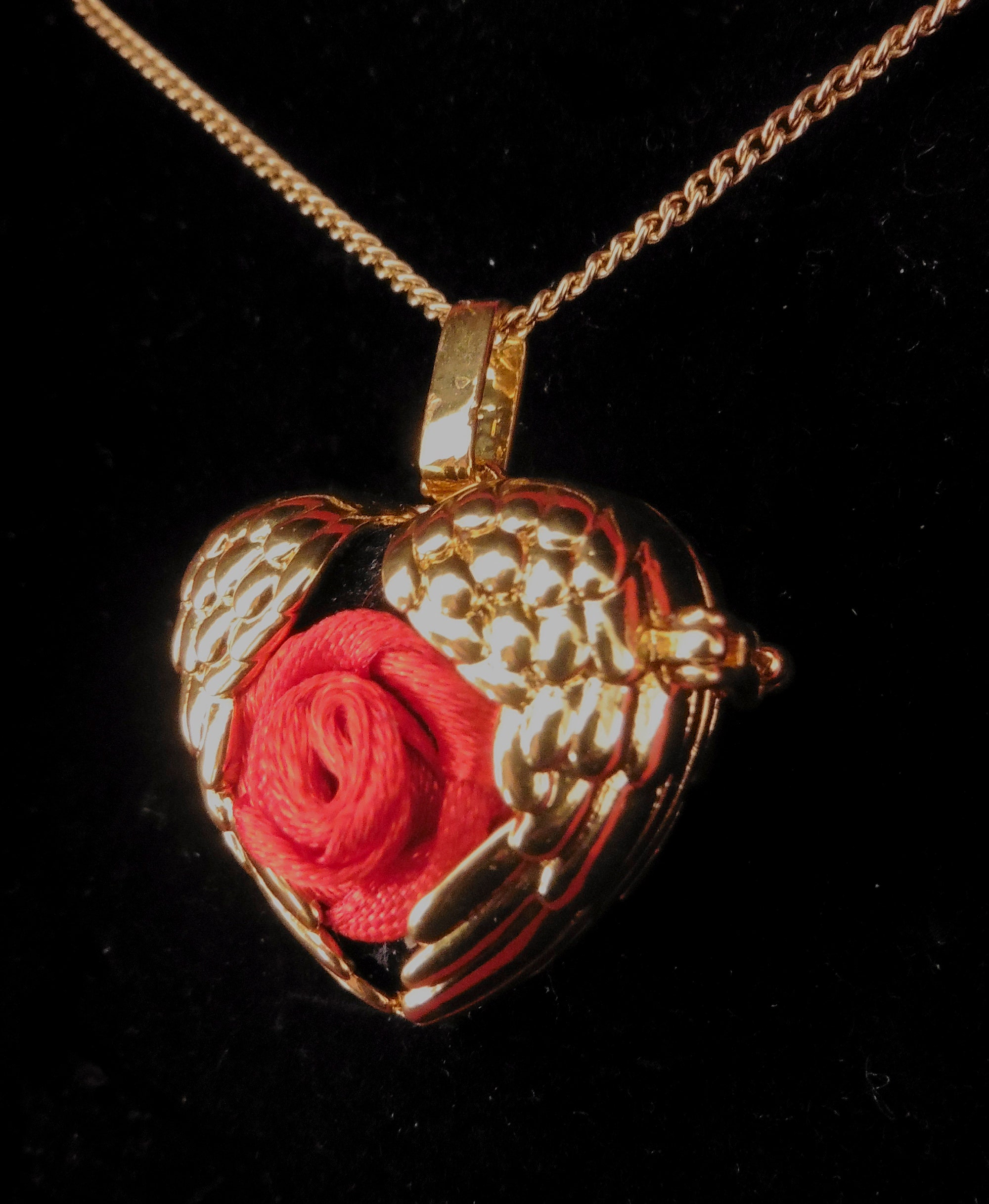 ir24kGold plated wing heart locket pendant diffuser scented necklace satin ruban rose heady aromatherapy,aphrodisiac,harmony jewelry