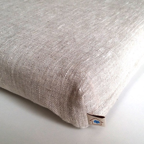 Linen cushion cover with zipper. Medium weight natural linen cushion case. Zippered linen chair pad cover.