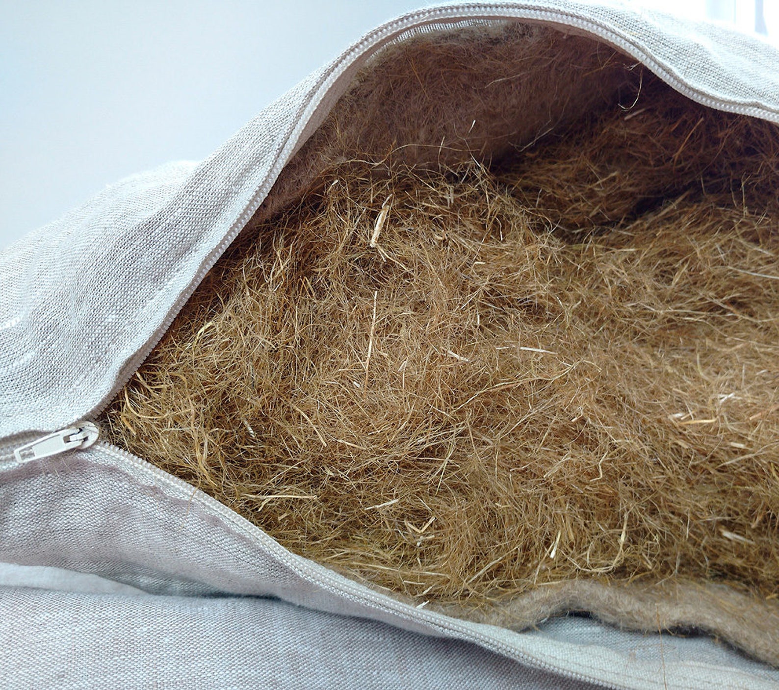 лен волокно. материал для производства ткани. зачем перед выделкой льняных волокон у льна. зачем перед выделкой льняных волокон у льна. льняное волокно.