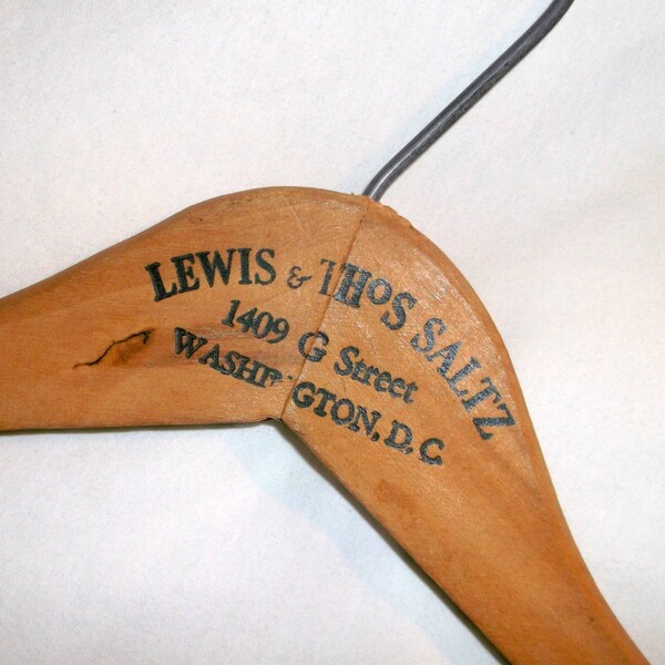 Vintage Lewis & Salz Thos percha madera • Washington, D.C.