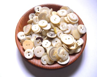 175 vintage Shell & Natural Buttons • off white tones