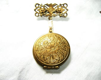 Vintage PidIddly Links Locket Brooch • golden with faux pearl