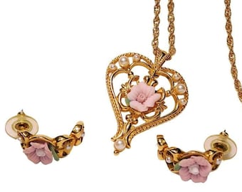 Vintage 1995 Avon Gold Tone Porcelain Roses And Faux Pearls Heart Necklace And Pierced Earring Set