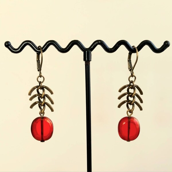 Boucles d'oreilles femme pendantes, perles rouges, verre de bohême