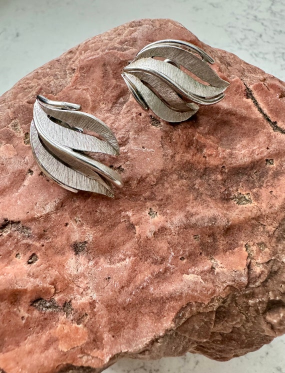 Trifari clip on earrings, silver tone - image 5