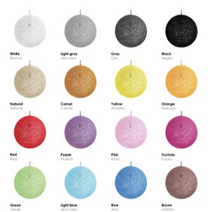 Peut inclure: Un tableau pr&eacute;sentant 12 couleurs diff&eacute;rentes de lampes rondes en corde suspendues. Les couleurs sont blanc, gris clair, gris, noir, naturel, camel, jaune, orange, rouge, violet, rose, fuchsia, vert, bleu clair, bleu et marron.