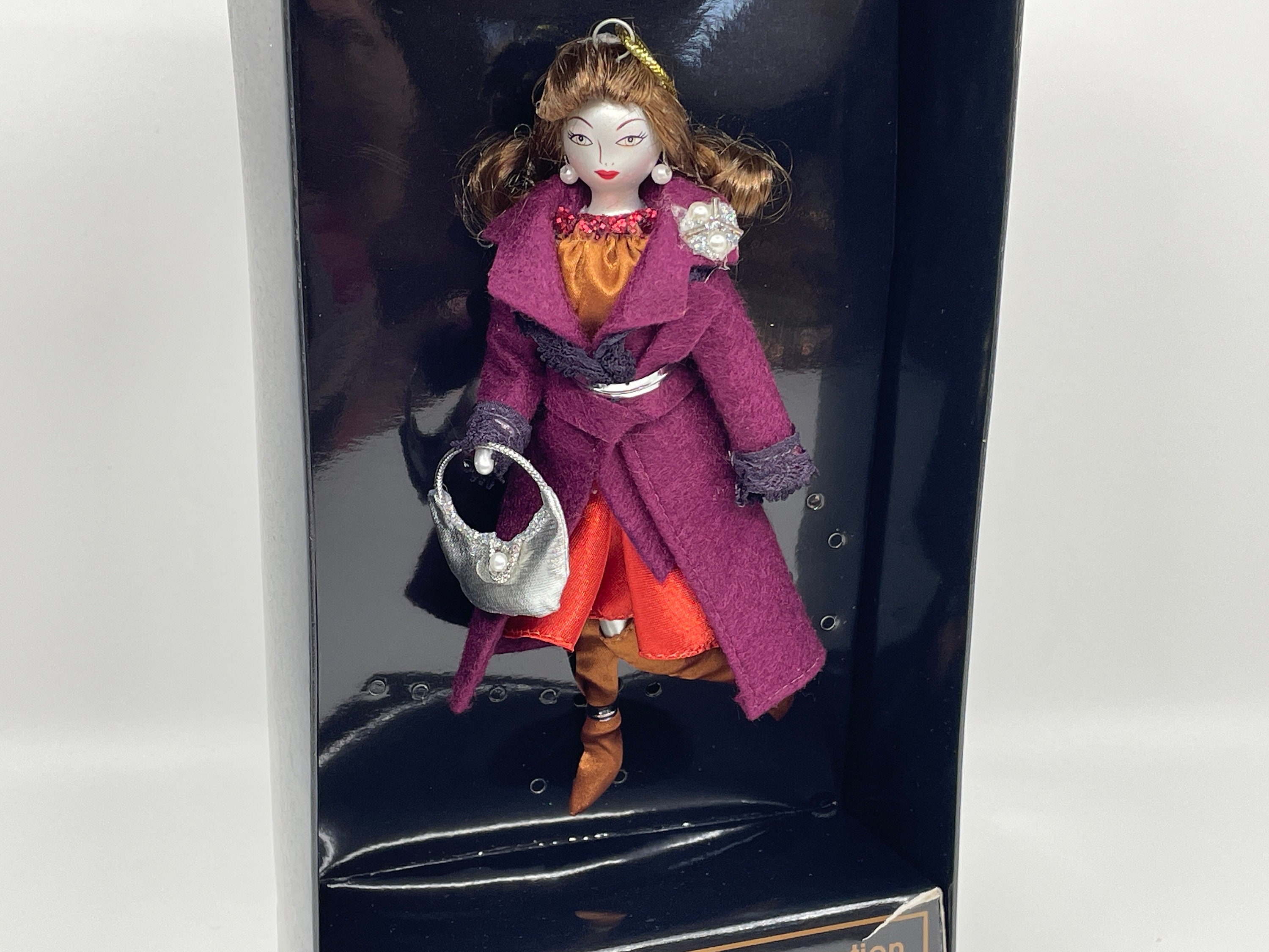Ladies with Elegance Collection Kurt Adler Shopping Lady Purse & Purple Coat New de Carlini Glass Ornament